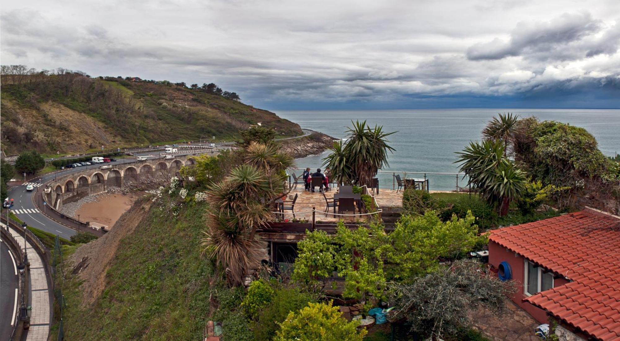 Hotel Itxas Gain Getaria Bagian luar foto