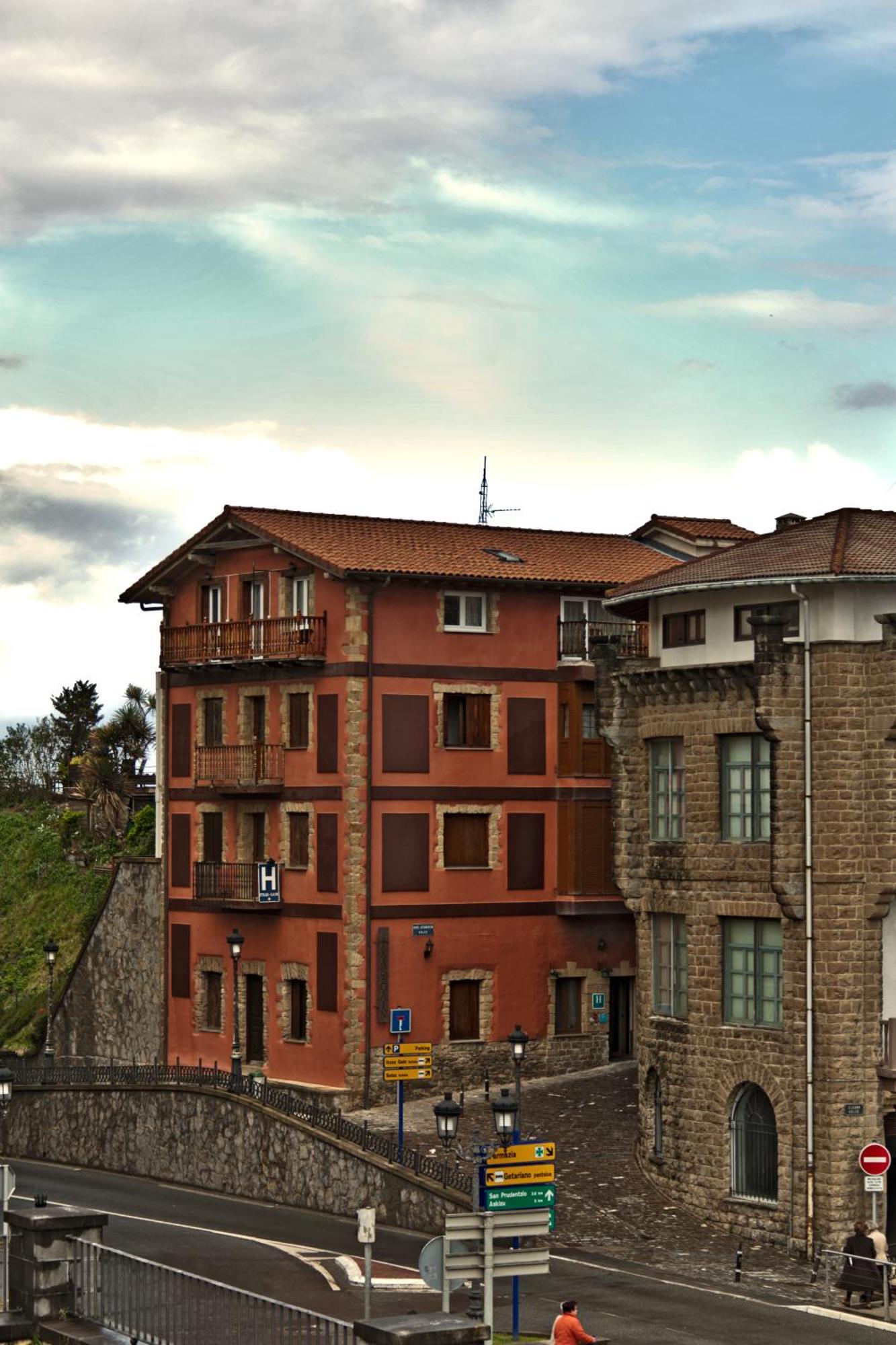 Hotel Itxas Gain Getaria Bagian luar foto