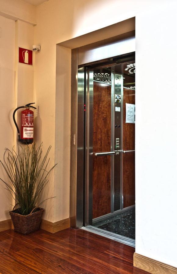 Hotel Itxas Gain Getaria Bagian luar foto